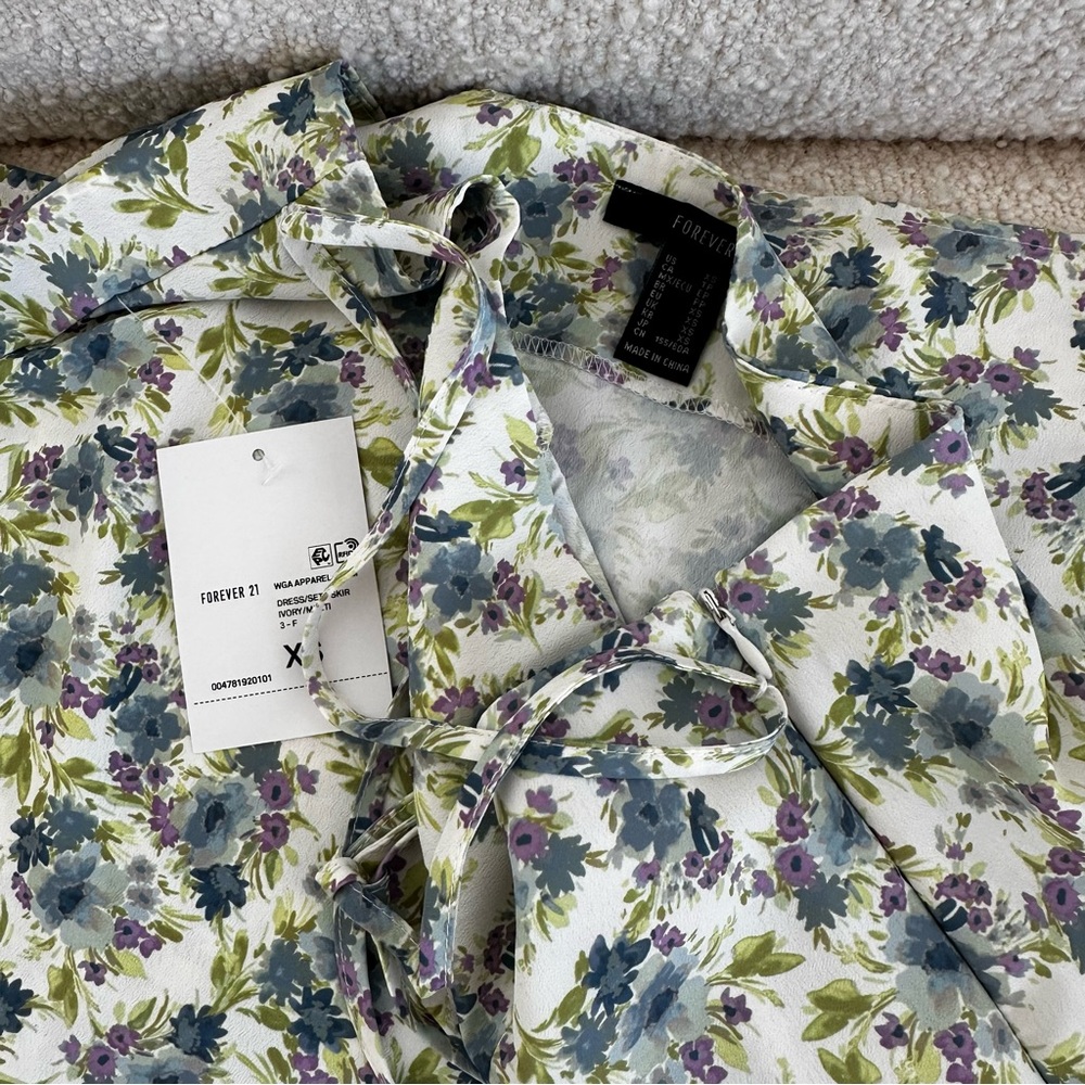 SET: Forever 21 Floral Print Crop Top & Maxi Skirt - Picture 10 of 16